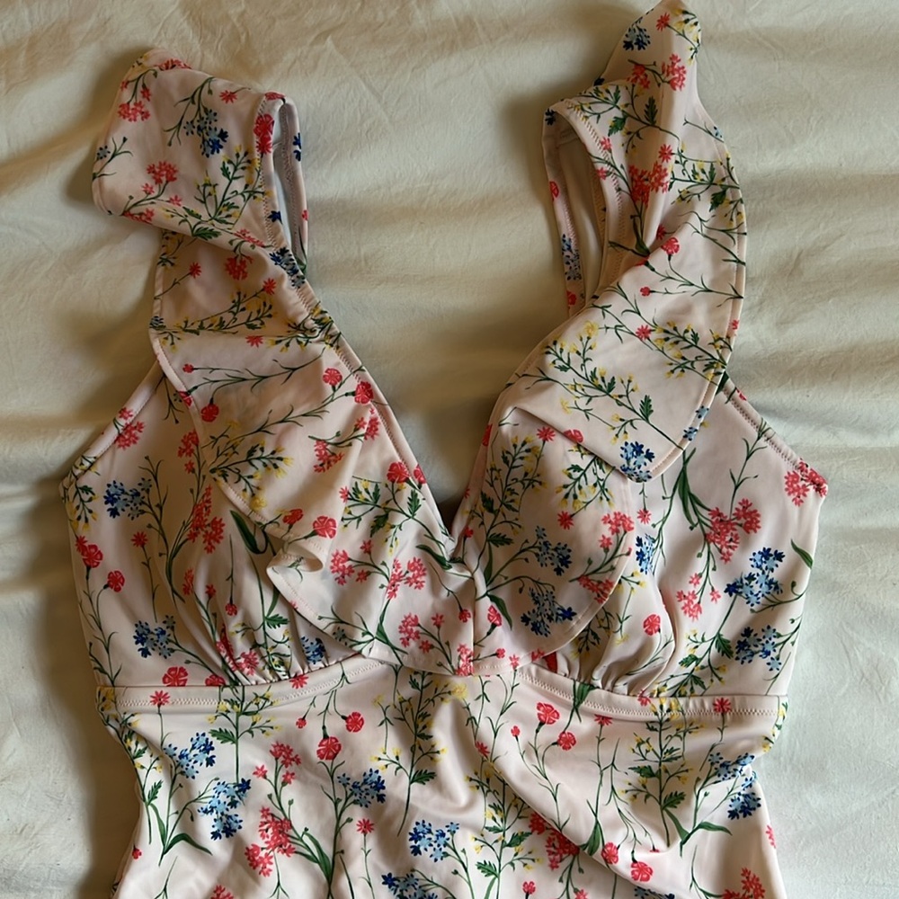 Old Navy Floral One Piece Swimsuit - Picture 2 of 6